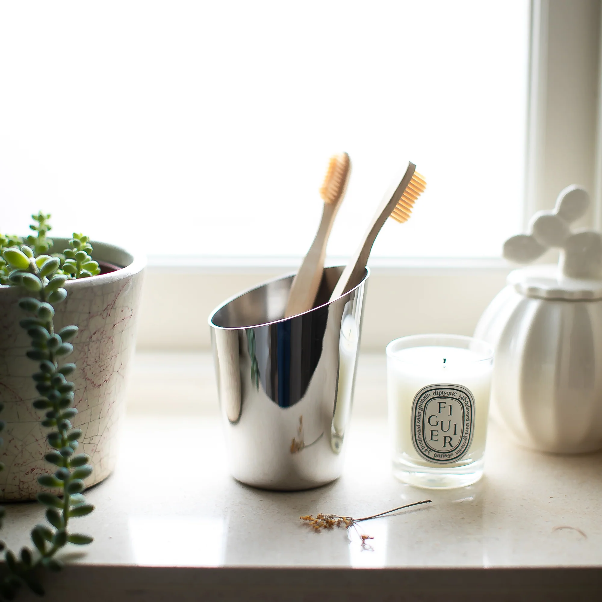 Oblique Toothbrush Holder - Image 2