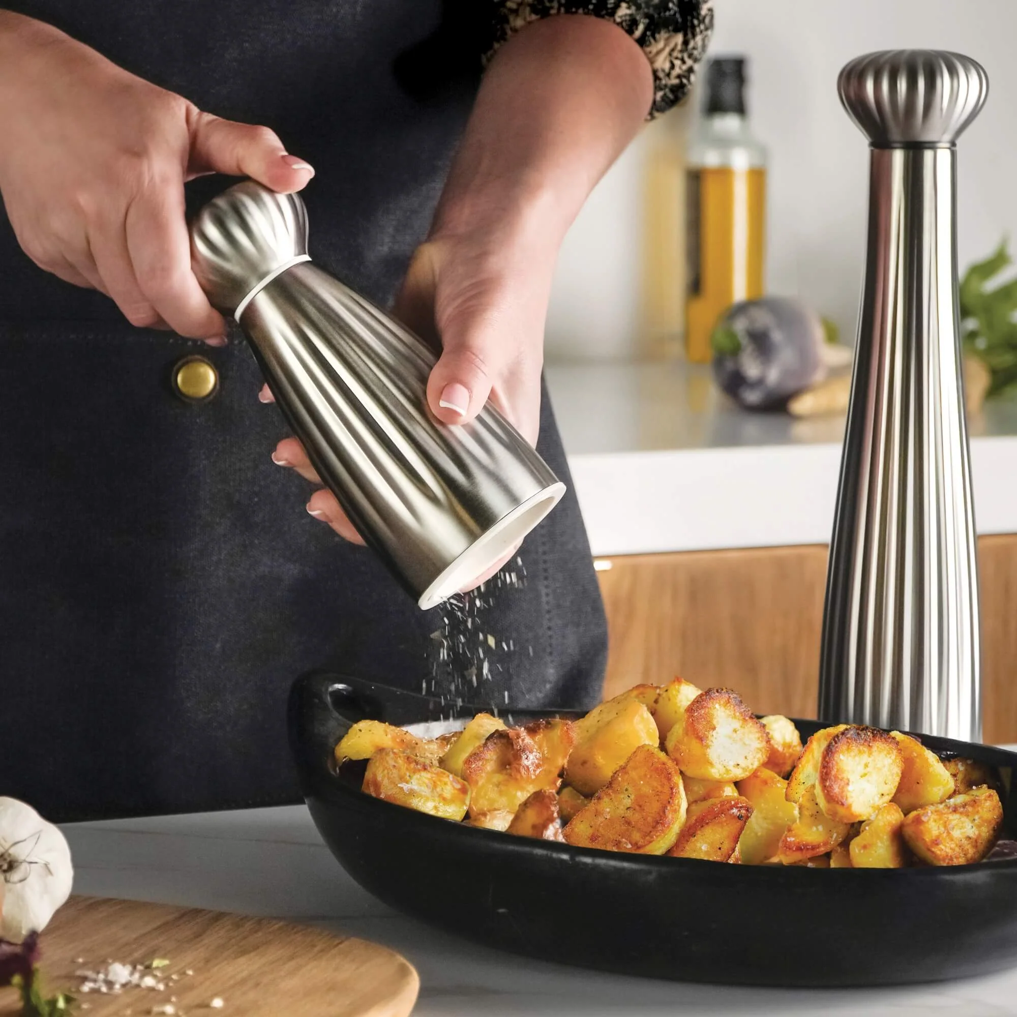 Palm Satin Stainless Steel Small Mills and Tray Set - Image 5